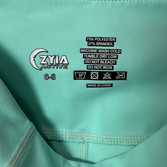 Zyia Capri leggings - Picture 4 of 4